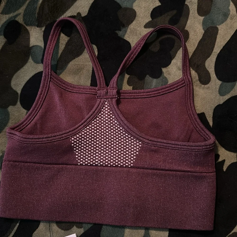 Nike Dri-FIT Indy Seamless Low Support Sports Bra: MAROON:NEW WITH TAGS: SIZE XS